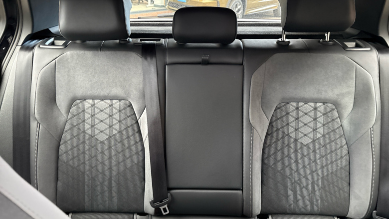 Volkswagen Golf 1.5 eTSI 150 R-Line 5dr DSG Petrol Hatchback